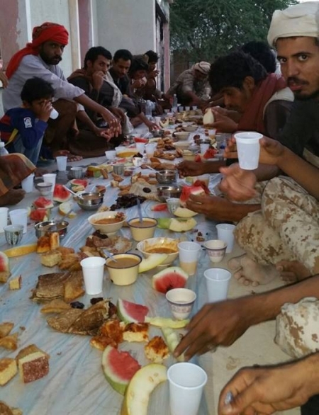 المقاومة في شبوه تشكر كل المساهمين في تقديم وجبارت افطار لعناصرها