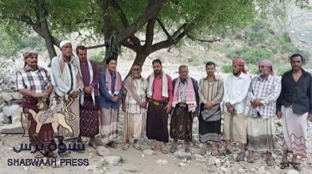 في بادرة هي الأولى من نوعها : قيادة مديرية سرار والمكونات السياسية في المديرية تزور الجريح المناضل العقيد محمود أحمد السعيدي