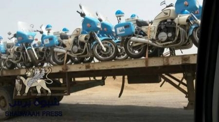 الهلال الأحمر الاماراتي يقدم درجات نارية لمرور عدن (صور)