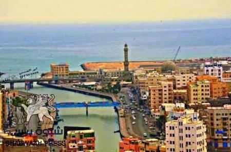 مدير البنك المركزي بالمكلا يطمئن الموظفين بتوفر مرتباتهم لشهر يوليو الجاري