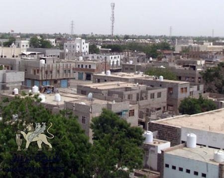 سيارة مجهولة تداهم منزل مدير امن لحج