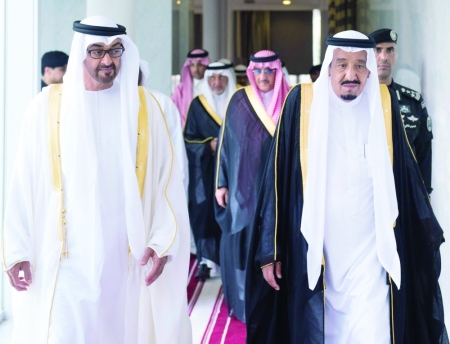 خادم الحرمين الشريفين يستقبل ولي عهد أبوظبي ويستعرض معه العلاقات الأخوية