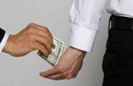 شراء ولاءات وشخصيات إعلامية لمهاجمة الجنوب والشرعية ودول التحالف في عدن