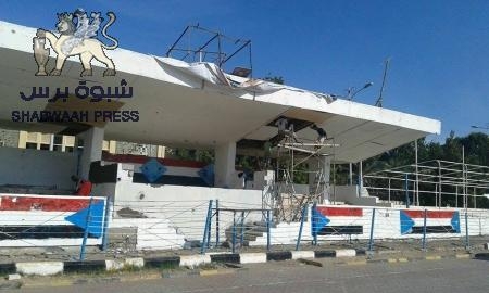 امن عدن تفكيك عبوة ناسفة كانت مزروعة في عمود كهرباء  خلف ساحة العروض