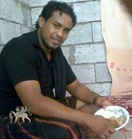 بسبب مشادة كلامية أفراد نقطة أمنية يقتلون شاب أعزل وإصابة آخر