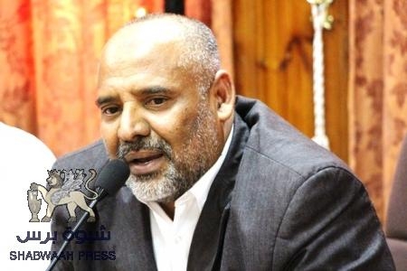 الوكيل عصام الكثيري يغادر حانقا الى سلطنة عمان