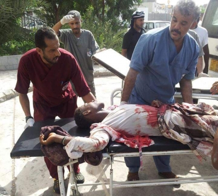 عشرة قتلى وجرحى في تفجير سيارة مفخخة في عدن (صور)