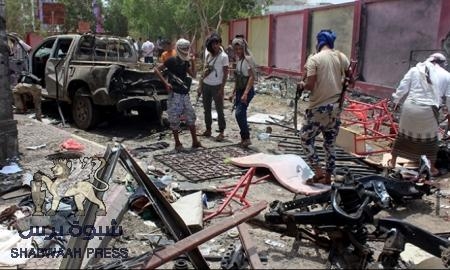 ناشطون يحملون صالح والإخوان مسؤولية تفجيرات عدن