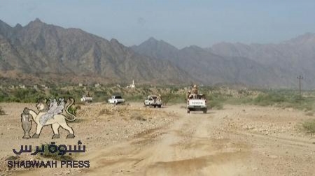 قيادة الحزام الأمني تزور جبهة كرش الحدودية وتبارك انتصارات المقاومة والجيش الوطني