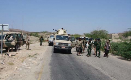 القاعدة تهاجم نقطة أمنية في شبوة وسقوط قتلى وجرحى