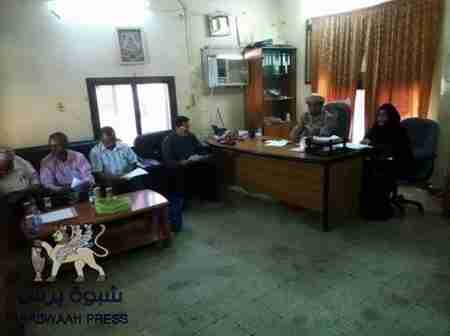 مسئولون في نيابة الاستئناف بعدن يزورون سجن المنصورة ويطلعون على احوال السجناء