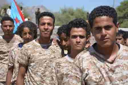 النخبة الحضرمية تلقي القبض على 2 مشتبه بانتمائهم لتنظيم القاعدة بمنطقة &lsquo;&lsquo;عيص بويش&lsquo;&lsquo; شرق المكلا :