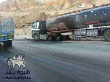 نشوب حريق بناقلة نفط في عبدالله غريب بحضرموت ولاضحايا