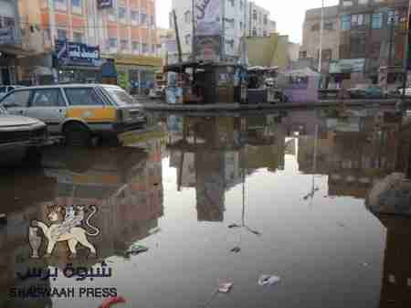 مدير عام هيئة حماية البيئة في عدن : البيئة البحرية لعدن مهددة بالفناء بسبب مياه الصرف الصحي