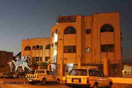 بعد عودتها بشكل مفاجىئ : دعوات لتشكيل لجنة تحقيق لمعرفة المتسبب بتعطيل الكهرباء خلال الأشهر الماضية في عدن