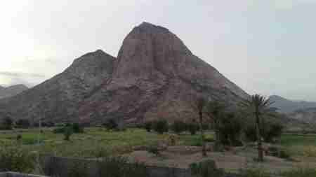 القاعدة تهاجم قوة أمنية مرابطة في جبل عكد وتقصف بقذائف الهاون