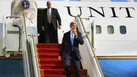 جون كيري : وقف إطلاق النار في اليمن بدءاً من الخميس وحكومة وحدة وطنية نهاية العام الجاري وشرعية هادي لا علم لها بذلك