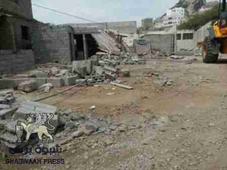 قيادة العاصمة عدن حملة إزالة العشوائيات وإخراج المقتحمين مستمرة وبقوة