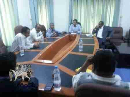 محافظ شبوة  يؤكد على ضرورة انتظام الدارسة الجامعية بكلية النفط بالمحافظة