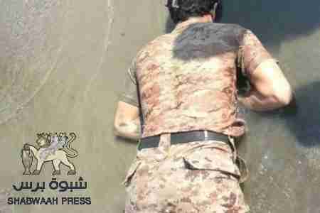 بعد 24 ساعة من ابلاغها بالجريمة شرطة خورمكسر تلقي القبض على  قاتل شاب عثر على جثته بكورنيش ساحل أبين