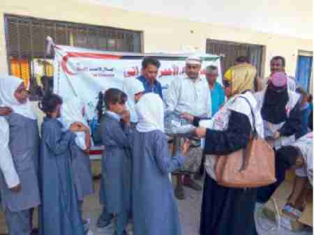 &lsquo;&lsquo;الهلال&lsquo;&lsquo; الإماراتي تدشن مشروع العودة للمدرسة في لحج