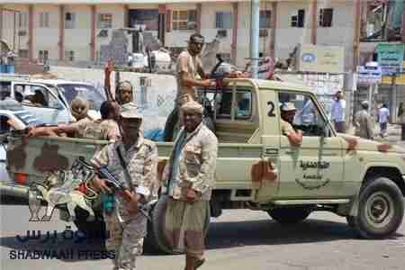 عدن : ضبط خلية اغتيالات مكونة من ستة عناصر وتسليمها إلى قوات التحالف