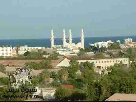 وقفة احتجاجية سلمية امام أدارة أمن عدن للتضامن مع الدكتور الجراح الخضر مشرف ﺍﻟوليدي وكافة المختطفين.