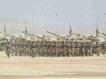 نقل 240 دبابة وعربة مدرعة من الخشعة إلى العبر ومأرب (صور)