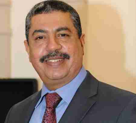 مدرسة الإتحاد : دولة الرئيس بحاح يكتب عن اليوم الوطني لدولة الإمارات الشقيقة.