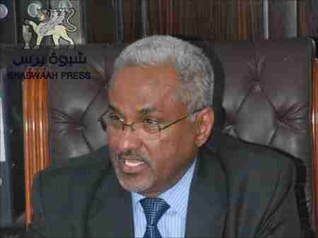 وزير سابق يحذر الرئيس هادي من اجراء إي تغييرات عسكرية بالمكلا ويصفها بالمؤامرة