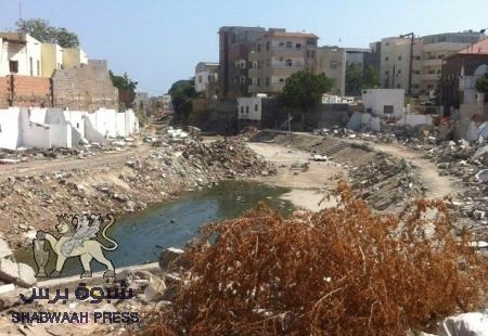 رغم خطورة سيول الأمطار : سيلة كريتر ستتحول لمركز تجاري