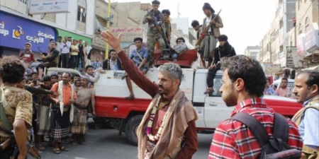صحيفة صادرة في لندن : إخوان اليمن يصرفون جهود تحرير المناطق إلى صراع جانبي