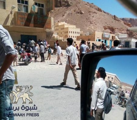 سطو مسلح على شركة المحضار للصرافة بوادي دوعن واصابة احد حراس الشركة
