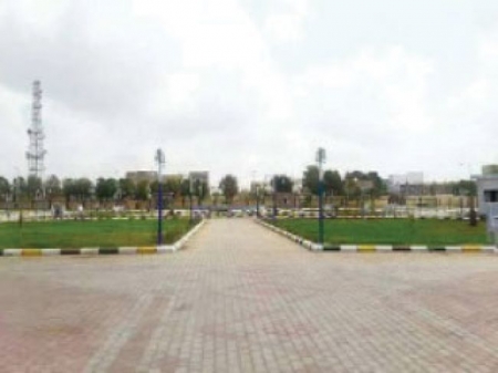 حدائق الإمارات في مديرية البريقة تعيد الفرحة لأبناء عدن