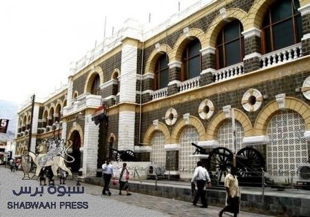 صحفي من عدن:عاملون في سنترال كريتر يتعمدون تعطيل خدمة الإنترنت على المواطنين للحصول على (أموال)
