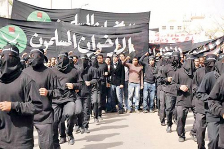 الشرطة المصرية تداهم “أوكارا إخوانية”.. ومقتل مسلحين