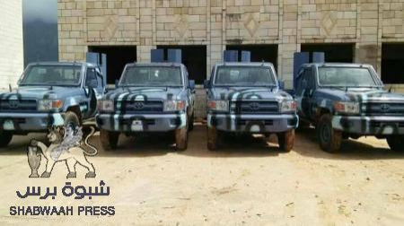 الامارات تزود القوات الخاصة بسقطرى باطقم مجهزة بمعدات الأمن الداخلي