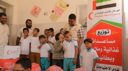 مؤسسة سلطان بن خليفة توفر الاحتياجات الغذائية الرمضانية  لنازحي جزيرة سمحة