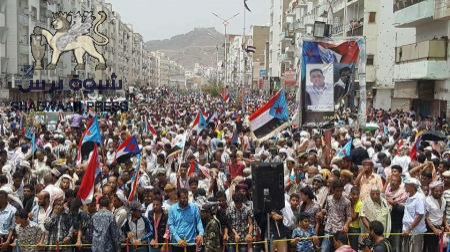 رئيس المجلس الانتقالي الجنوبي يعلن حظر نشاط #الاخوان_المسلمين في ”الجنوب العربي“