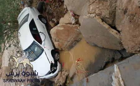 سيول مدينة عتق : لا خسائر بشرية وأضرار الطرقات لن تشهد إصلاحات لسنوات قادمة (صور)