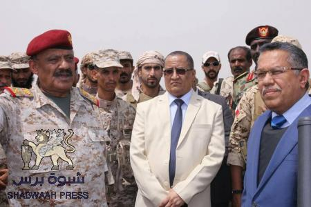 د.الخبجي يرد على انتقادات وجهت له عقب ظهوره إلى جانب بن دغر