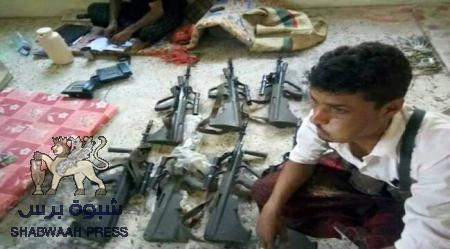 نقطة عسكرية بأبين تضبط مهربا بحيازته 7 قناصات نمساوية في طريقها