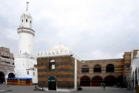 باحث فرنسي يكتب عن ‘‘كومونة صنعاء‘‘