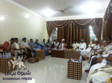 السلطان بن عفرار يقيم مأدبة عشاء على شرف زيارة المقدم بن حبريش وقيادات من حلف ومؤتمر حضرموت الجامع إلى محافظة المهرة