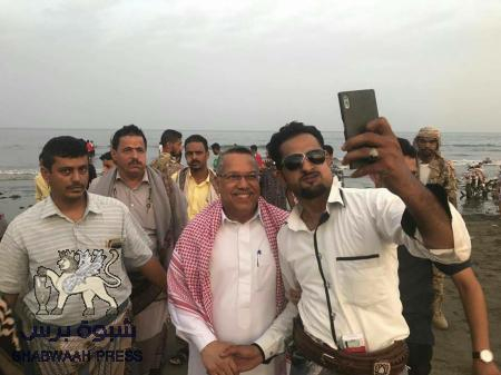 مسلحو ‘‘ بن دغر‘‘يمنعون العائلات من دخول أحد المتنفسات البحرية بساحل خورمكسر