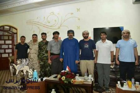 وفد من قيادة التحالف العربي يزور مقر المجلس الإنتقالي في العاصمة عدن للتهنئة بالعيد