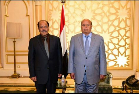 قوات علي محسن أدخلت الحوثيين إلى صنعاء .. والمقدشي يرفض أوامر الرئيس العسكرية