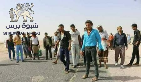 من قتلوا أبنائها .... نازحين يا بابا !!