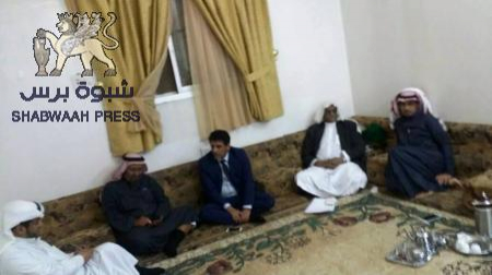 الشيخ الصافي يستقبل محافظ المهرة باكريت في منزله بالرياض