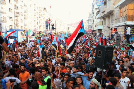 خبير أمني مأربي يشيد بالمجلس الإنتقالي ويعتبر إعلانه خطوة صائبة ..